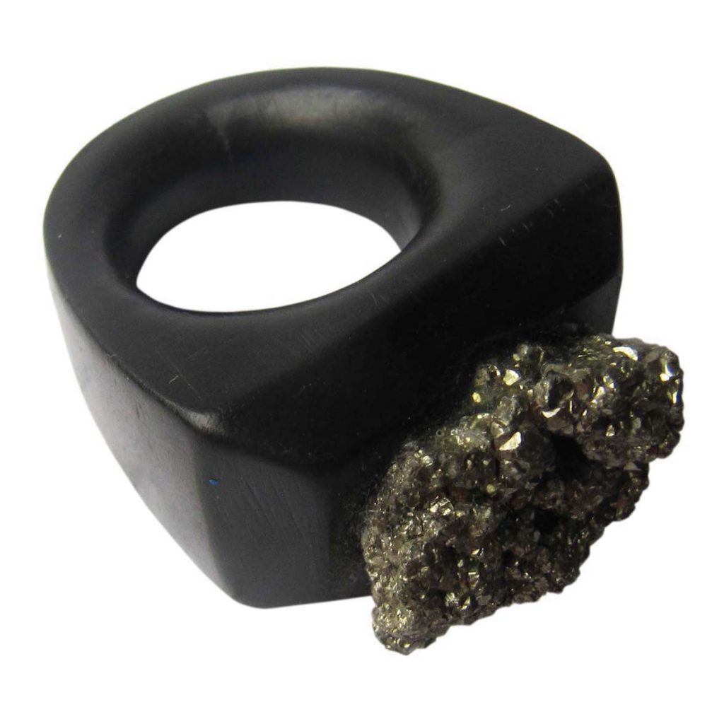 Žiedas su akmeniu (Ceilono juodmedis, piritas) | Adomo medis